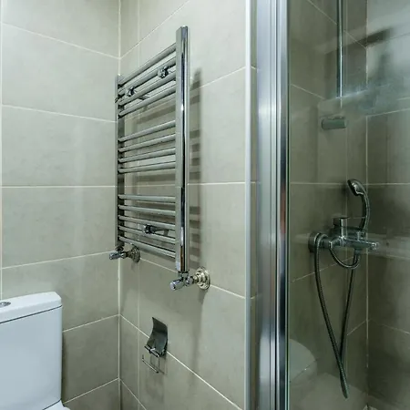 Modern Furnished Flat 10 Min To Kucukcekmece Lake شقة